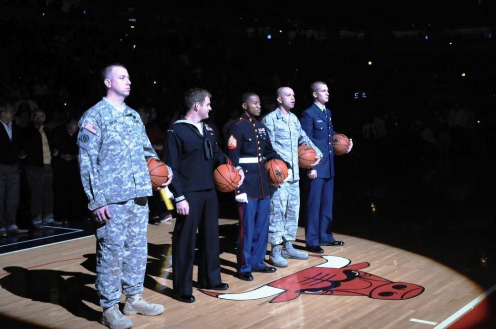 Chicago Bulls Honor Service Members for Veterans Day 2009