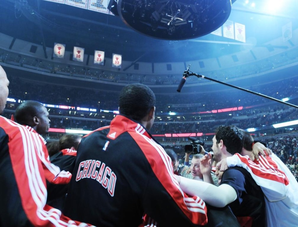Chicago Bulls Honor Service Members for Veterans Day 2009