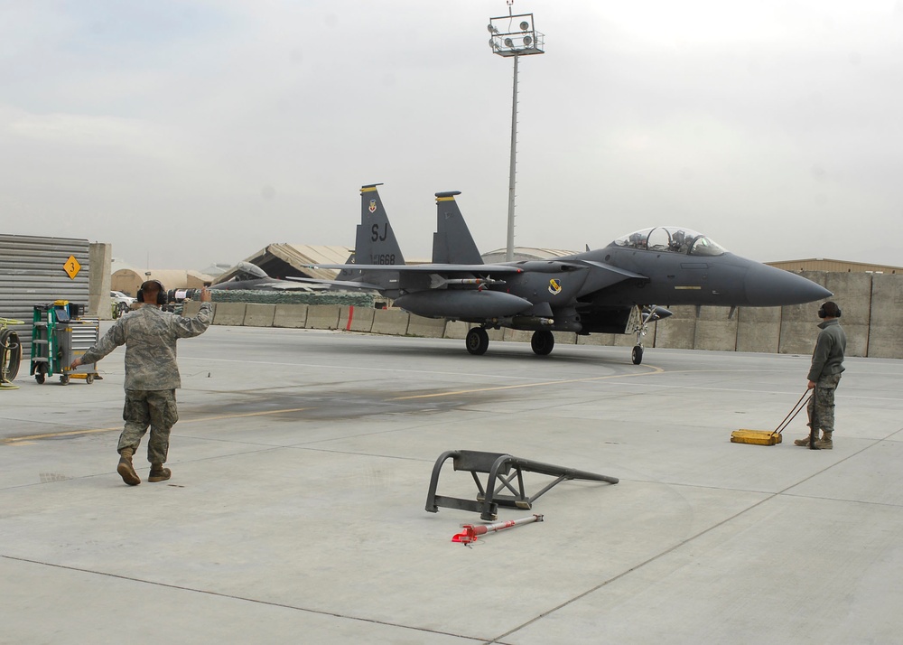 F-15E Weapons Systems Officer shatters 1,000 flight hour mark