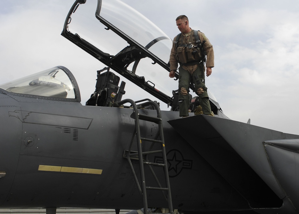 F-15E Weapons Systems Officer shatters 1,000 flight hour mark
