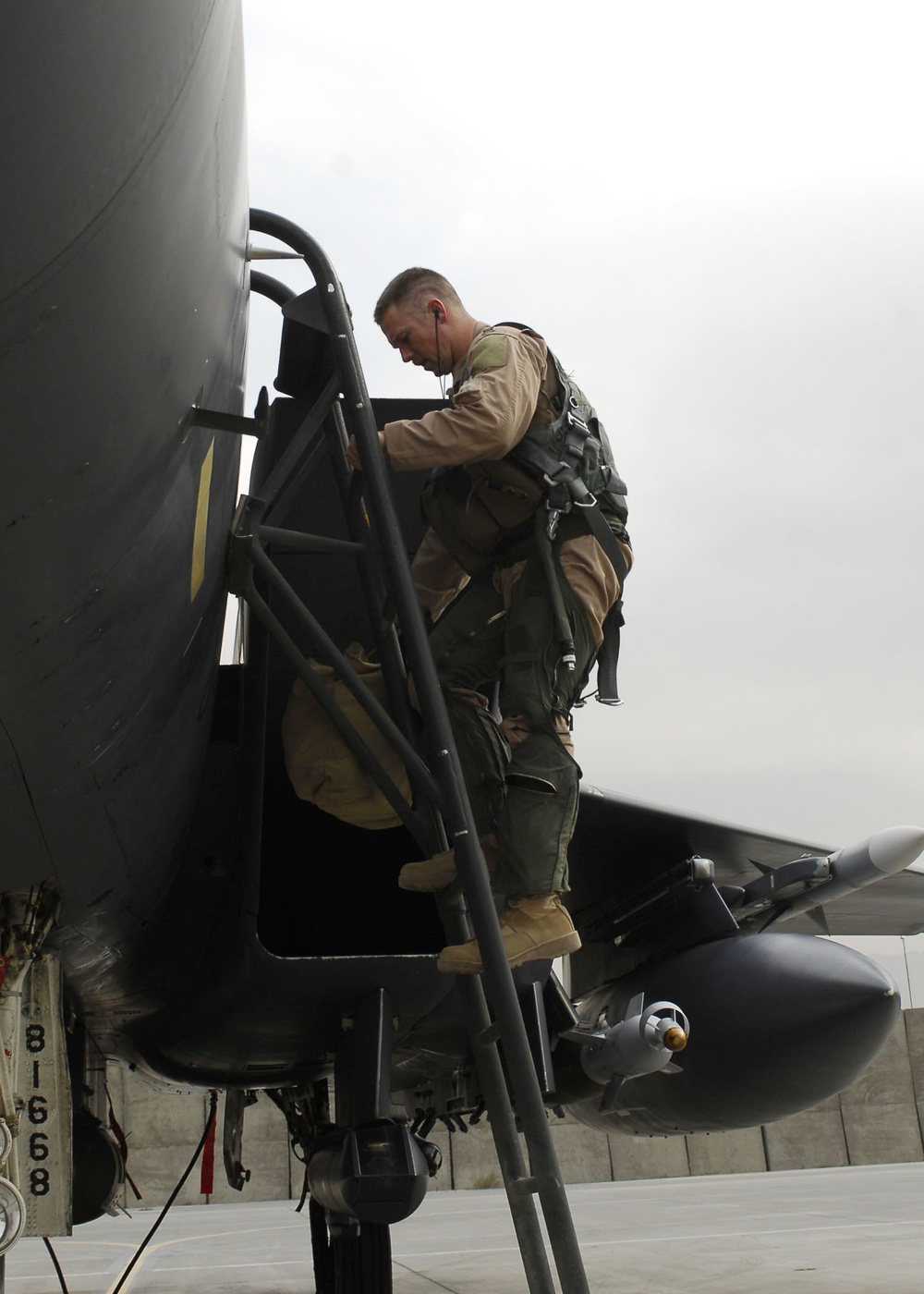 F-15E Weapons Systems Officer shatters 1,000 flight hour mark