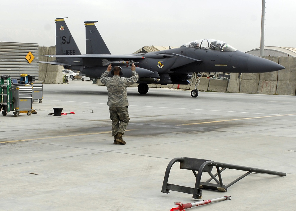 F-15E Weapons Systems Officer shatters 1,000 flight hour mark