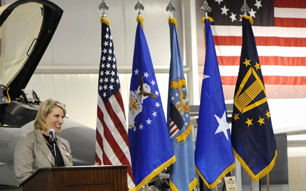 Face of Defense: Contracts Manager Retires After 38 Years