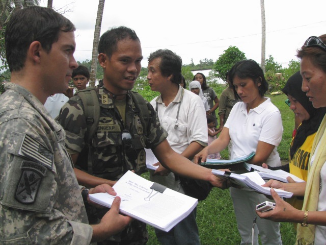 Armed Forces of the Philippines and Joint Special Operations Task Force-Philippines Teams Treat Hundreds of Patients at Medical Action Project