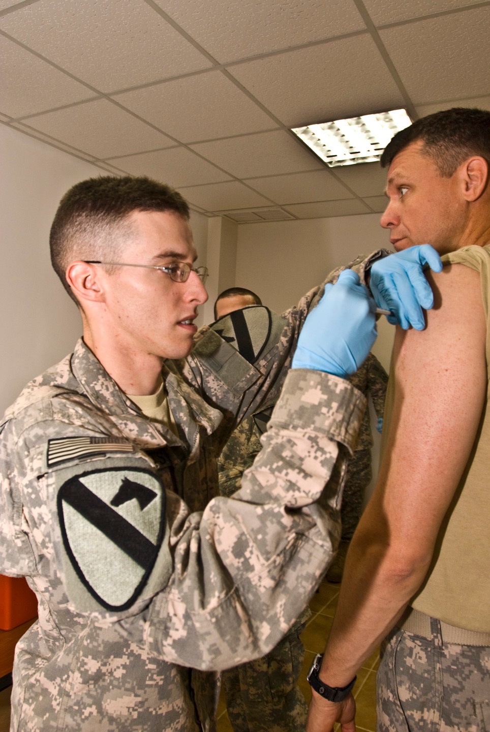 Division Special Troops Battalion receives H1N1 vaccinations
