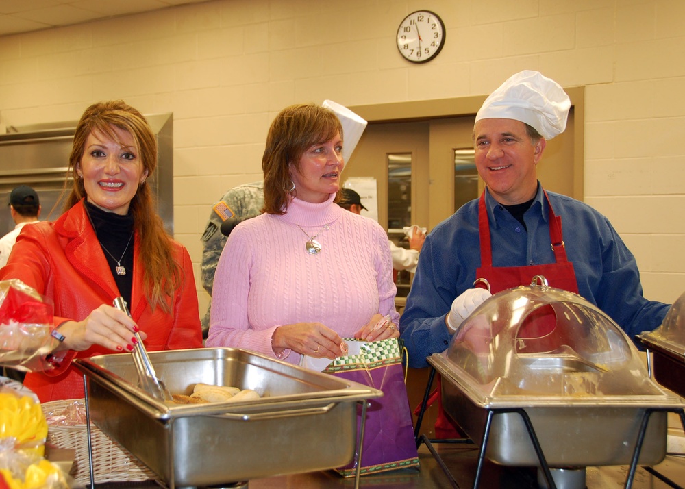 Congressmen and their wives serve Soldiers