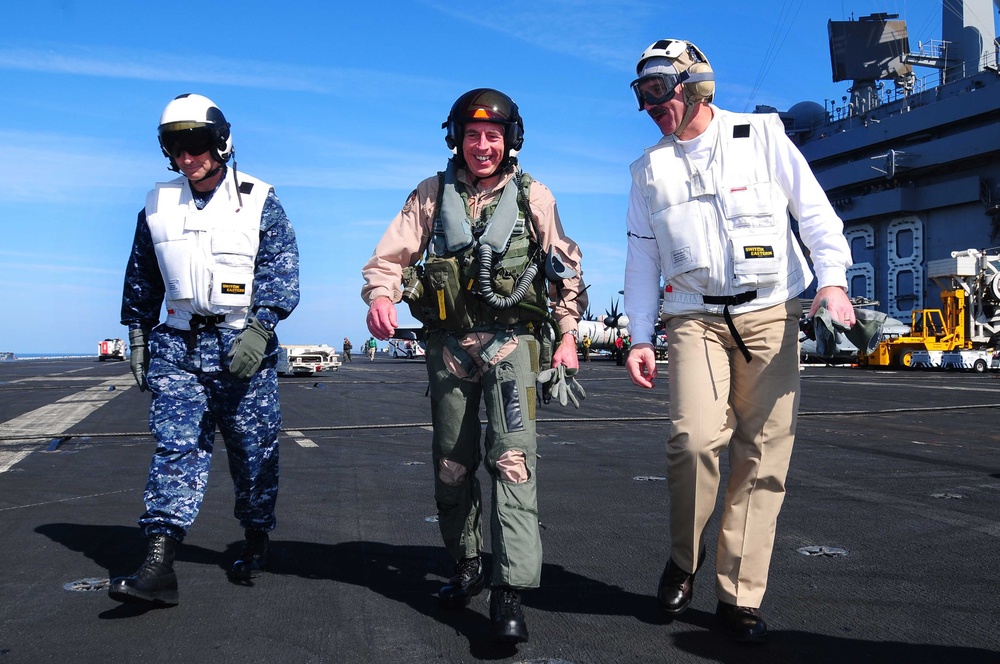 DVIDS - Images - Gen. David H. Petraeus visits the crew of USS Nimitz ...