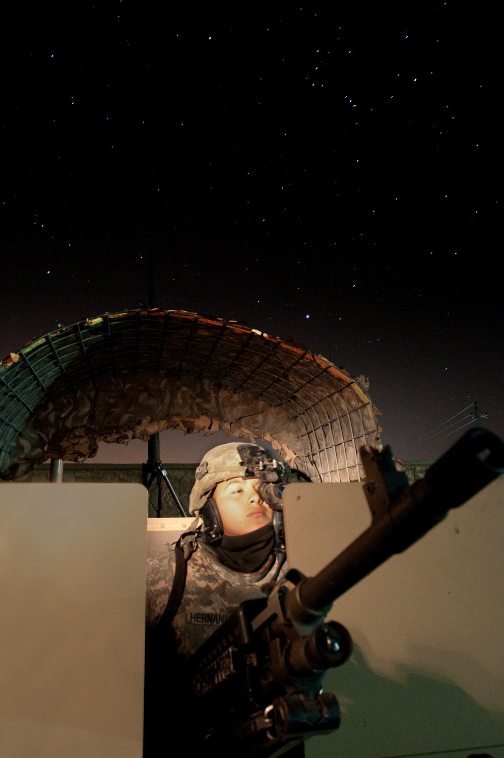 Paratroopers Install Vehicle Scanners at Check Points