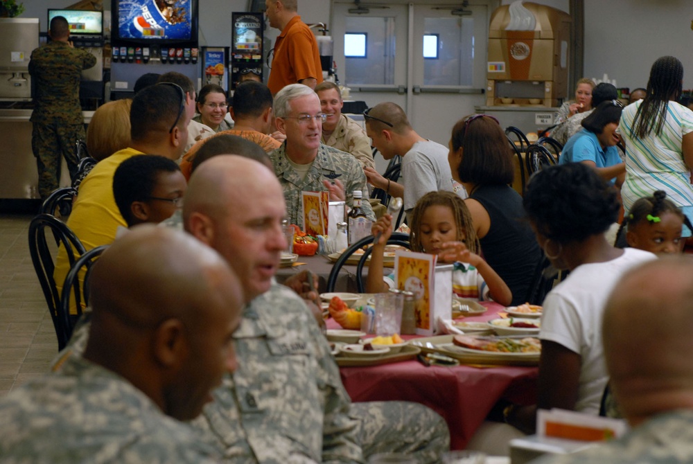 Gen. Fraser Shares Thanksgiving Dinner With JTF Guantanamo Service Members