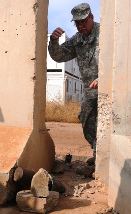 Coastguardsman train in counter-IED class