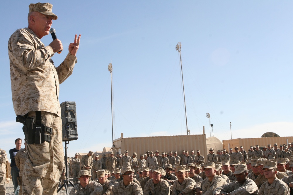 Corps' top leaders address current successes, upcoming challenges during Thanksgiving visit to Marines in Afghanistan