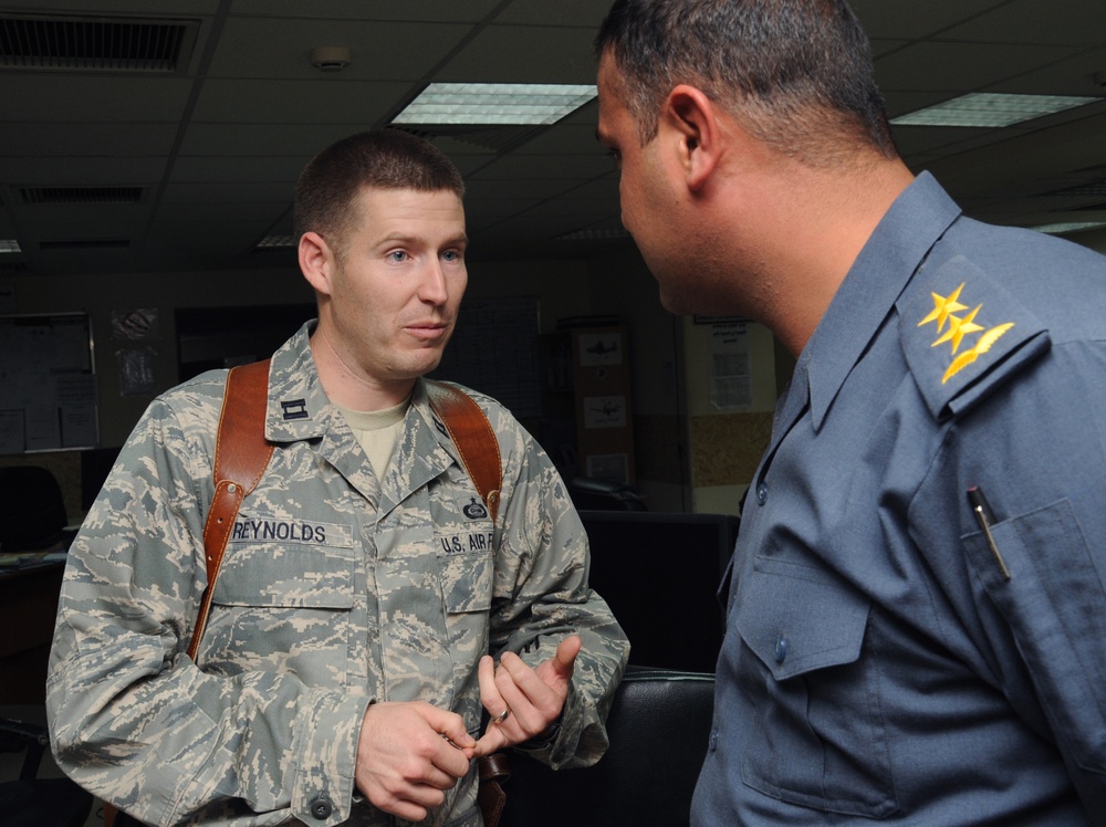 U.S. Airmen Advise Iraqis on ISR Missions