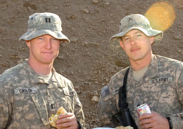 U.S. Paratroopers Enjoy a Taste of Home in Iraq