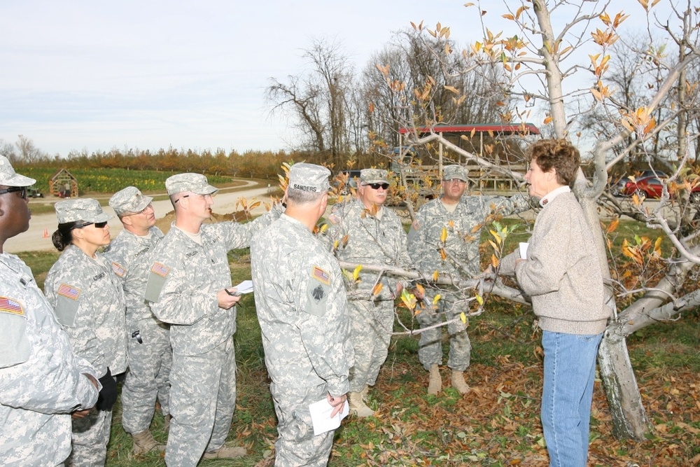 Oklahoma Guard Agribusiness Development Team trains in apple harvesting for upcoming mission to Afghanistan
 Oklahoma Guard Agribusiness Development Team trains in apple harvesting for upcoming mission to Afghanistan