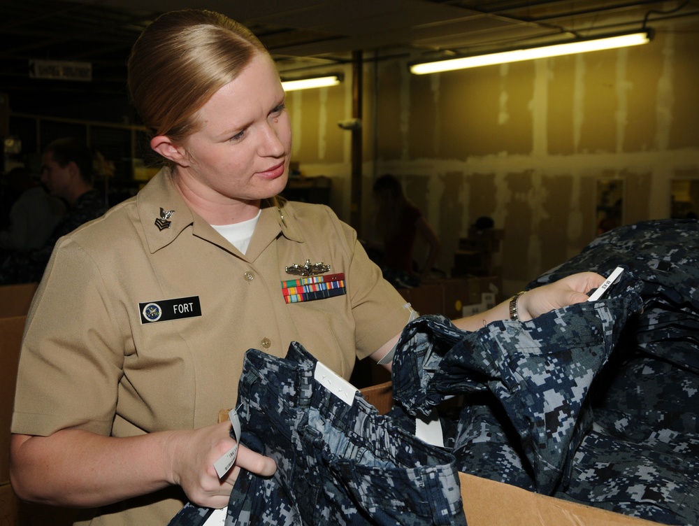 Sailors receive new uniforms