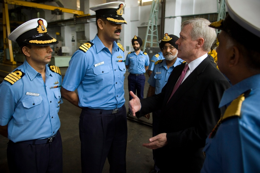 Secretary of the Navy visits service members on Thanksgiving