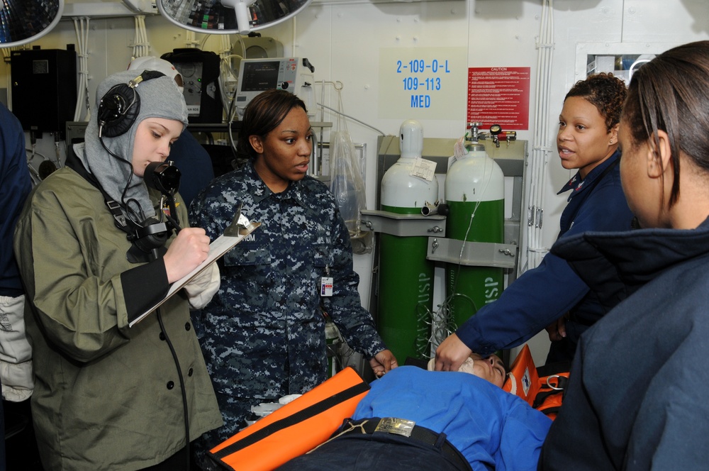 Sailors practice medical procedures