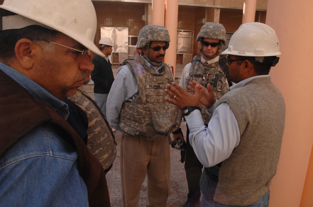 Wasit Provincial Reconstruction Team inspects projects in Kut