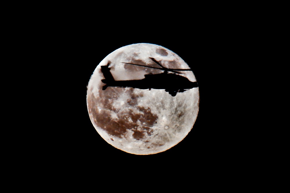 1st Air Cav operates throughout night