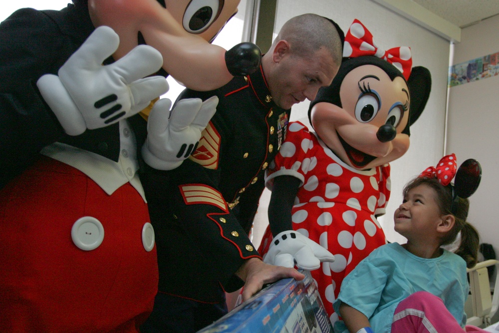 Marines Join Rockefeller Center Tree Lighting