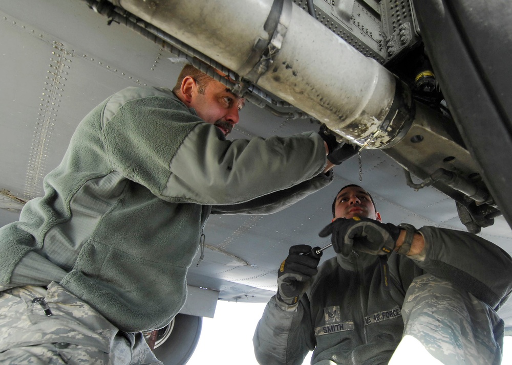 C-130 landing gear inspection