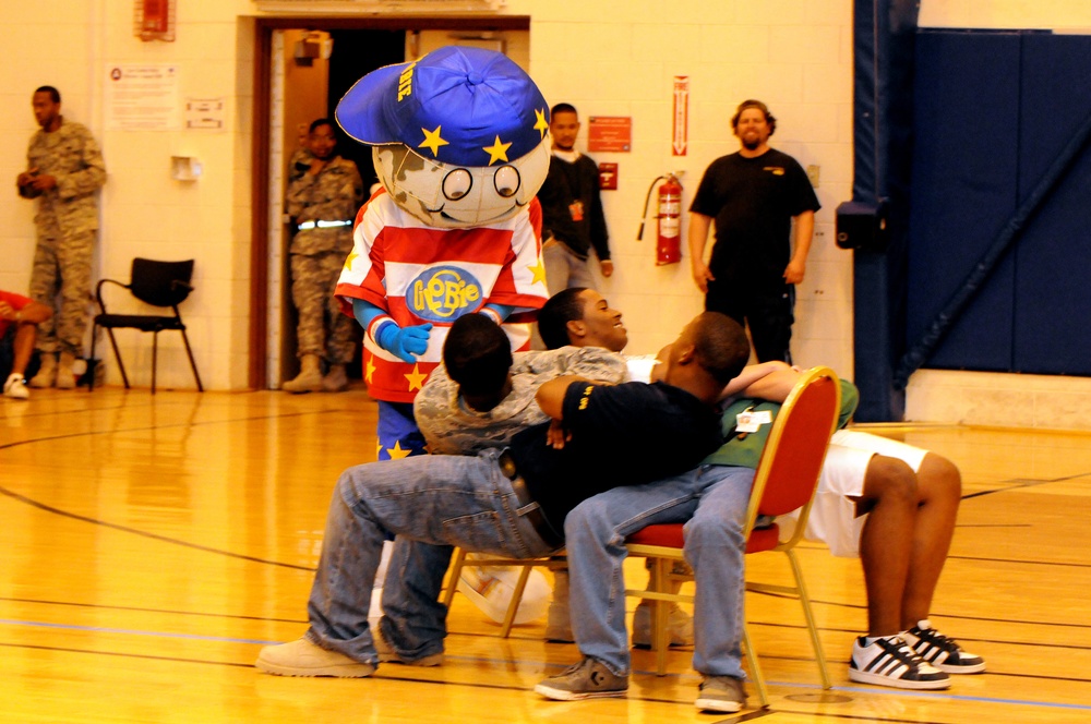 Globetrotters Show Support for Deployed Service Members