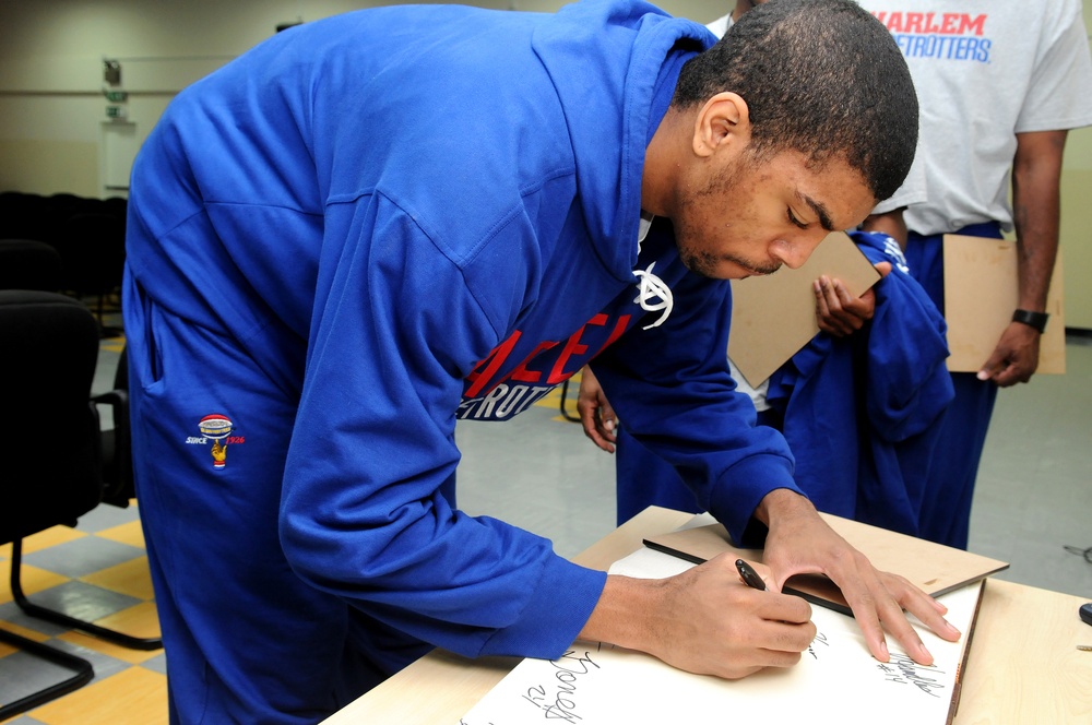 Globetrotters Show Support for Deployed Service Members