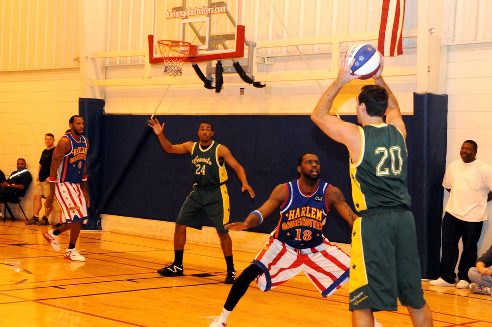 Globetrotters Show Support for Deployed Service Members