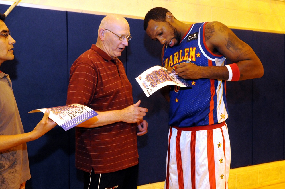 Globetrotters Show Support for Deployed Service Members