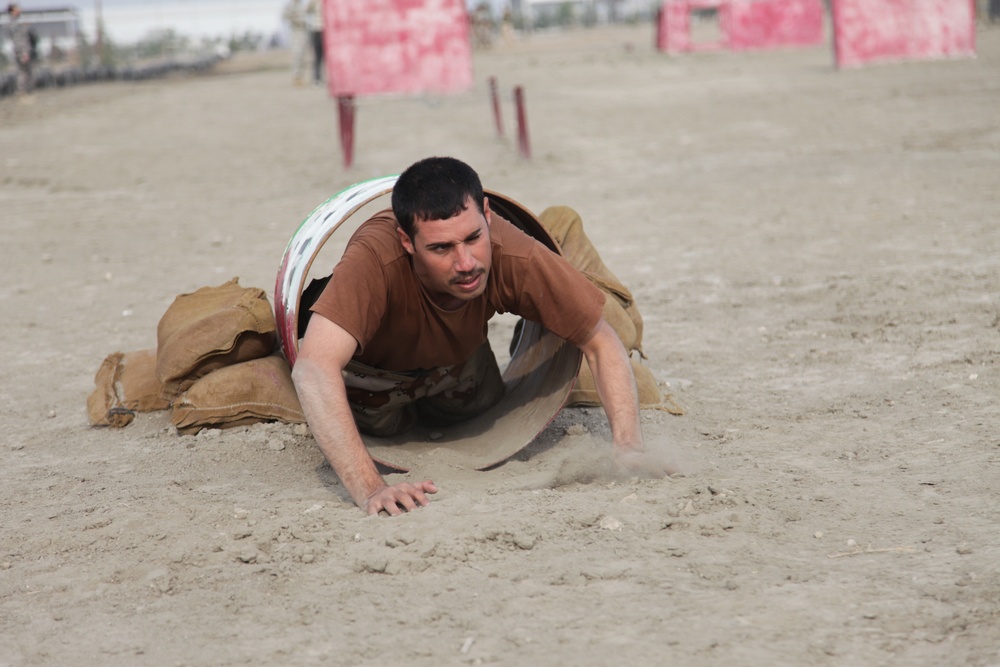 Iraqi soldiers run obstacle course