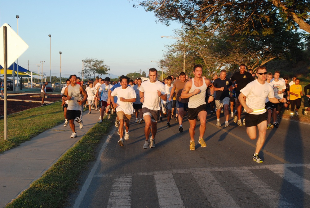 JTF Guantanamo Kicks Off Thanksgiving With a 5K Run