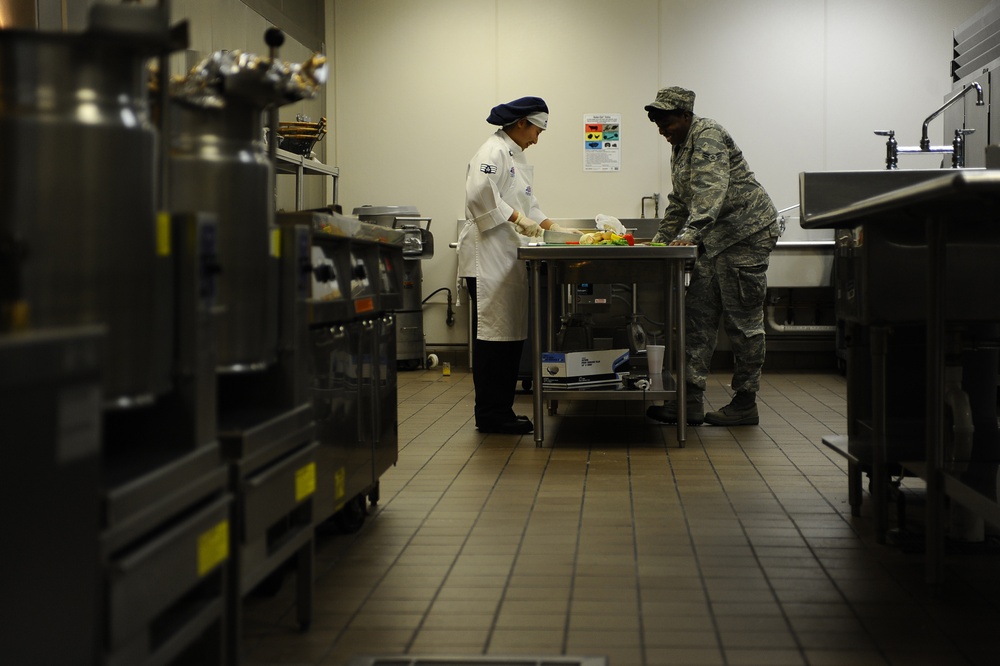 Airmen Compete in Culinary Challenge to Become Top Chef