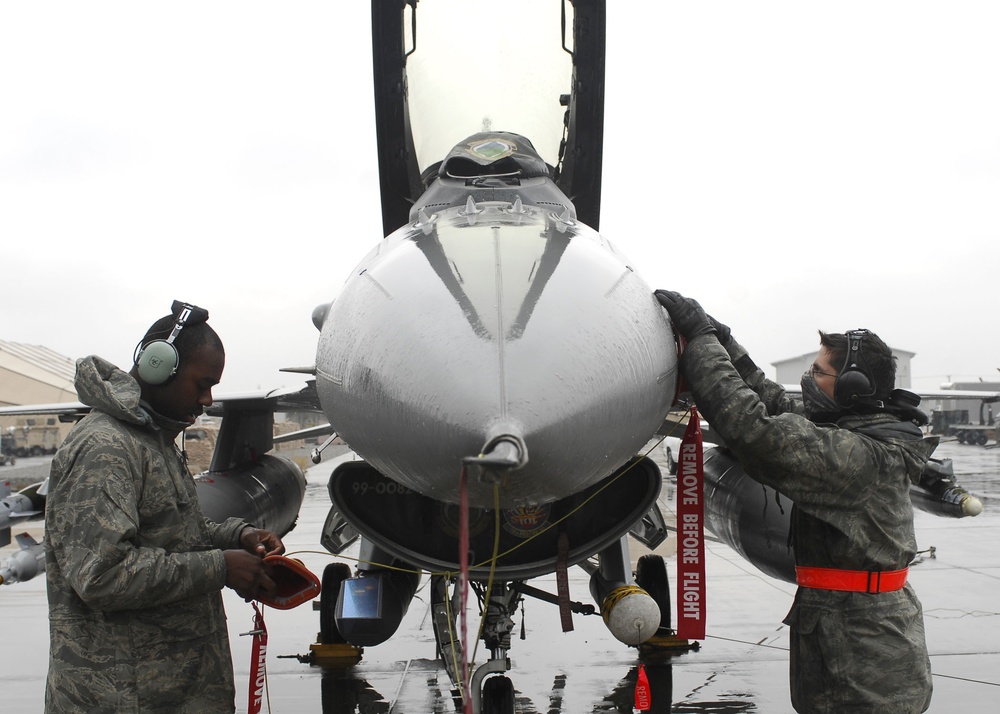 Maintaining an F-16 rain or shine