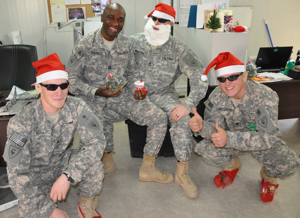 Task Force 38 Soldiers spread holiday cheer