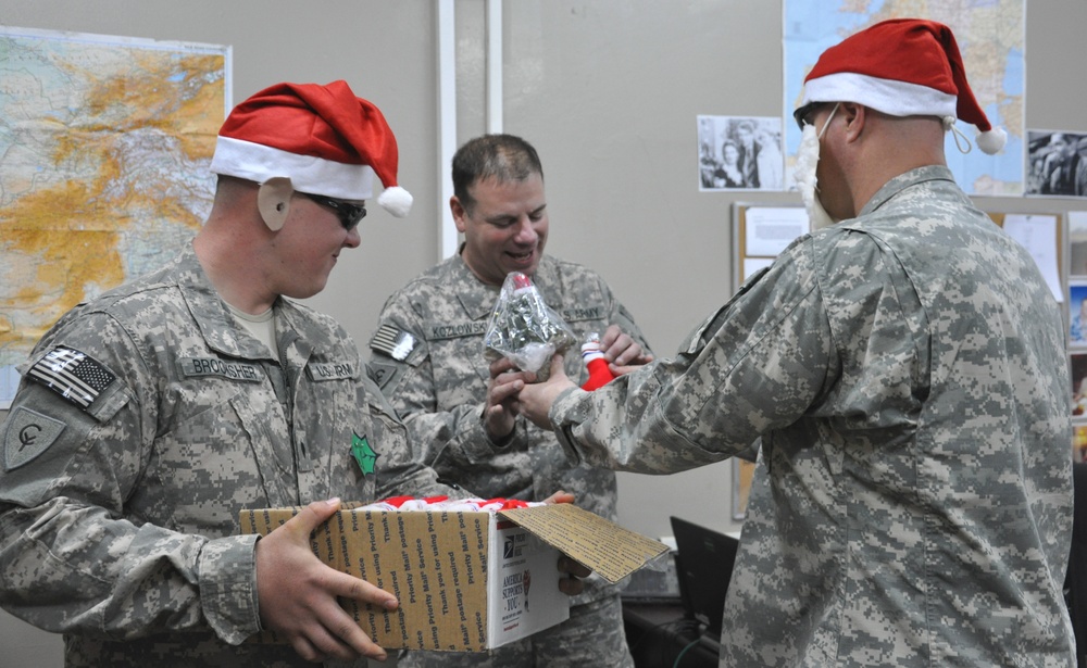 Task Force 38 Soldiers spread holiday cheer