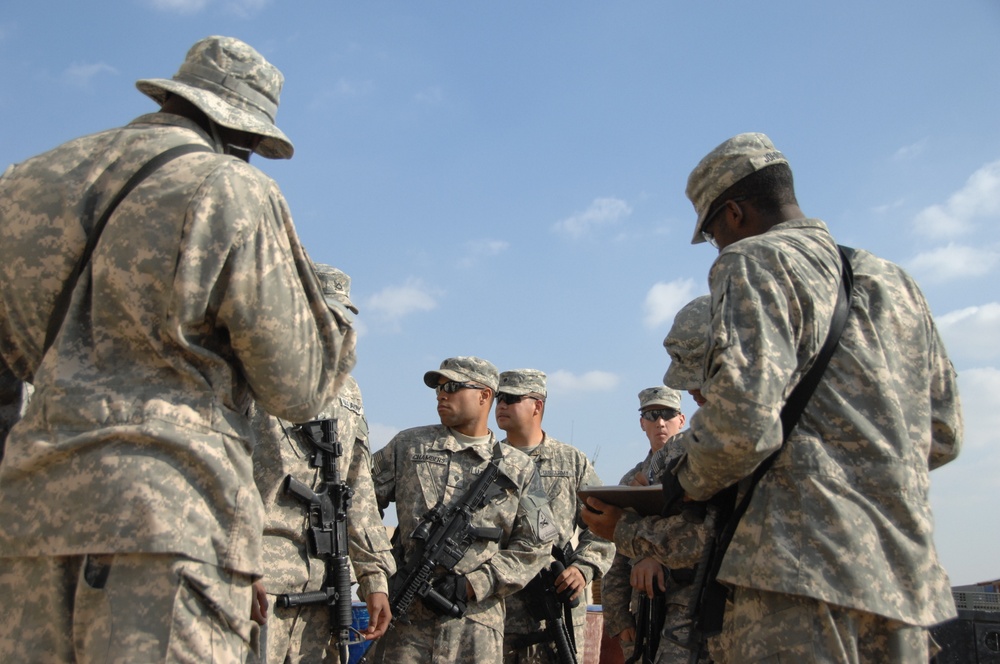 Soldiers receive convoy operations class
