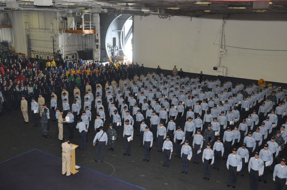 USS Nimitz sailors enjoy 'Steel Beach Picnic'