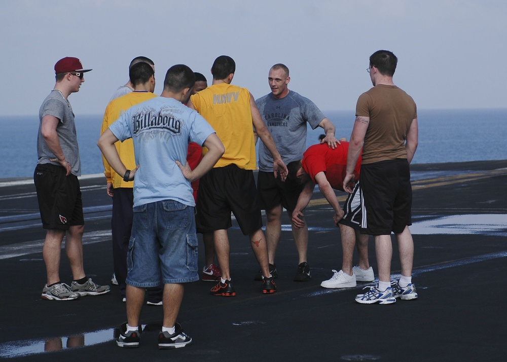 USS Nimitz sailors enjoy 'Steel Beach Picnic'