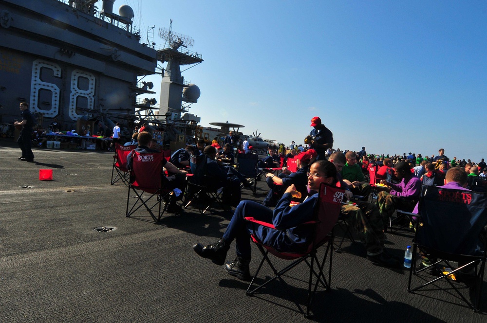 USS Nimitz sailors enjoy 'Steel Beach Picnic'