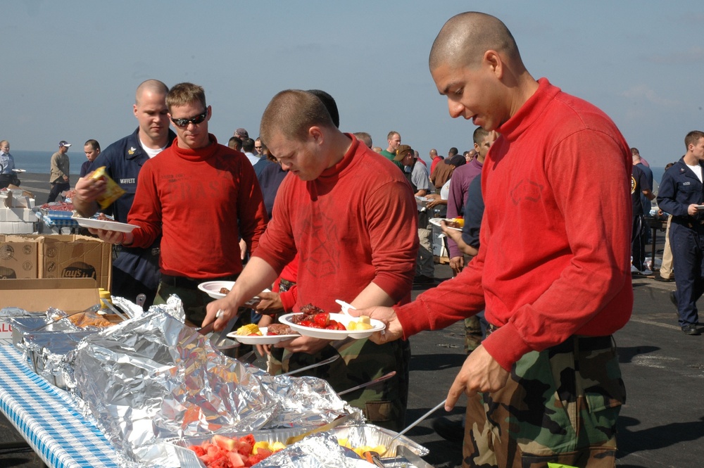 USS Nimitz sailors enjoy 'Steel Beach Picnic'