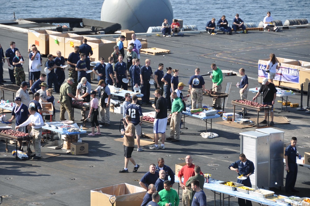 USS Nimitz sailors enjoy 'Steel Beach Picnic'