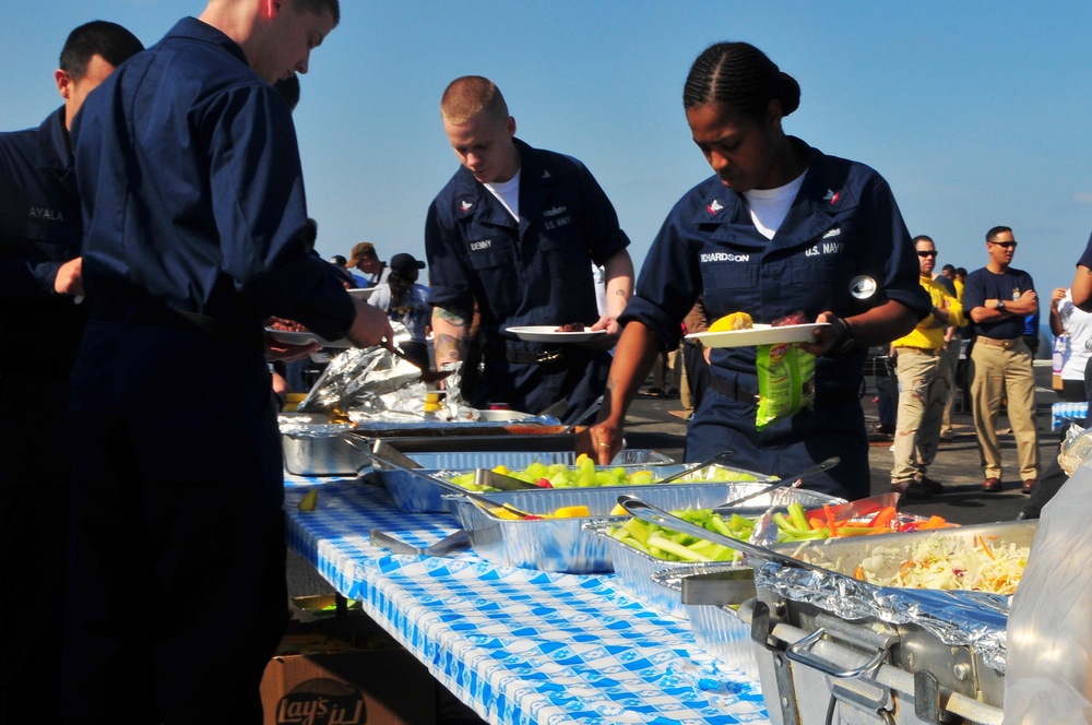 USS Nimitz sailors enjoy 'Steel Beach Picnic'