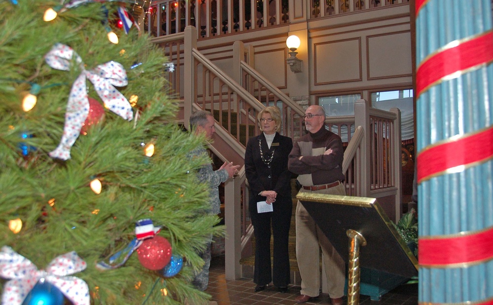 Community Thanks Troops Through Luncheon