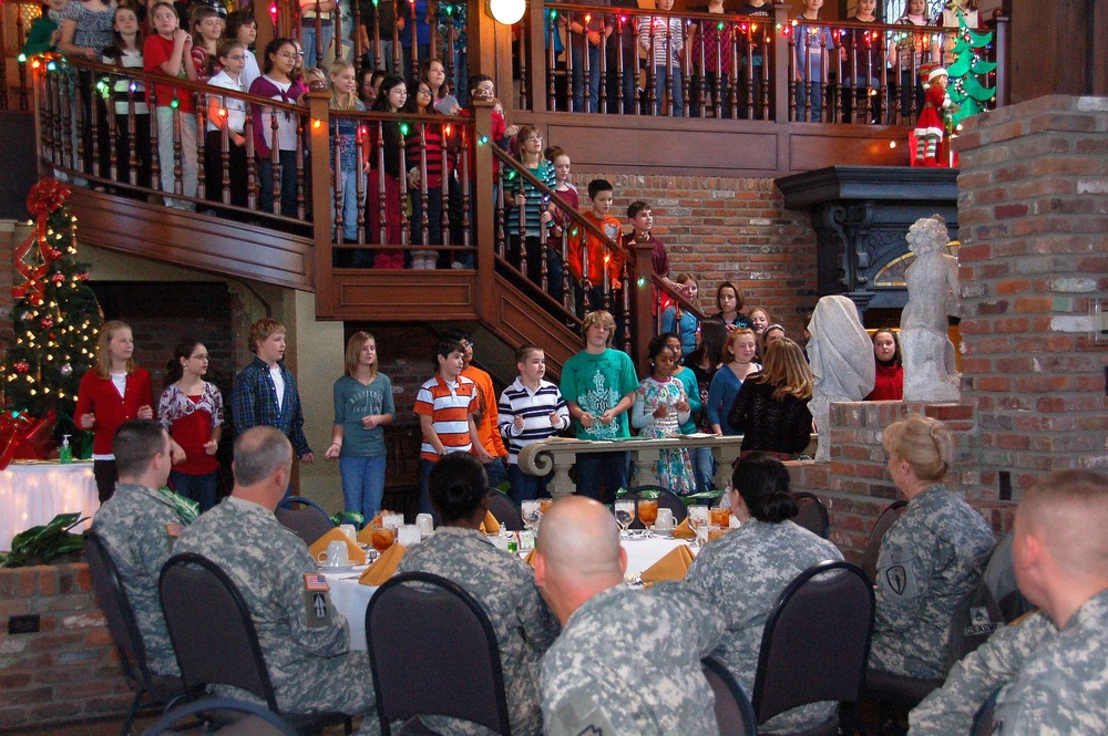 Community Thanks Troops Through Luncheon