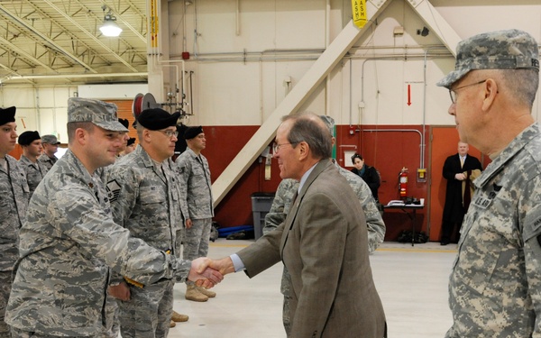 Oregon Governor Ted Kulongski attends 142nd Fighter Wing's Mobilzation and Demobilization ceremony