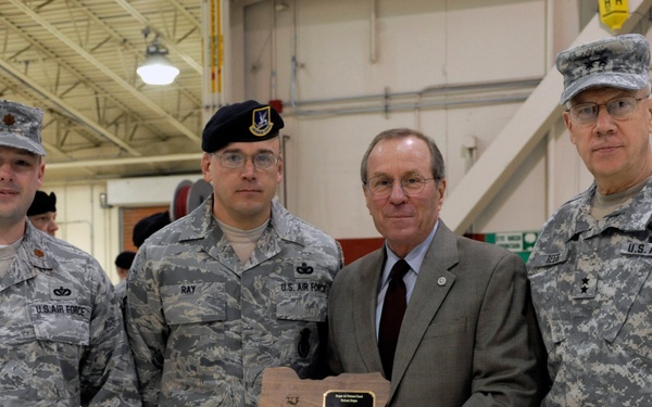 Oregon Governor Ted Kulongski attends 142nd Fighter Wing's Mobilzation and Demobilization ceremony