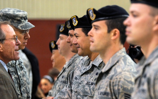Oregon Governor Ted Kulongski attends 142nd Fighter Wing's Mobilzation and Demobilization ceremony