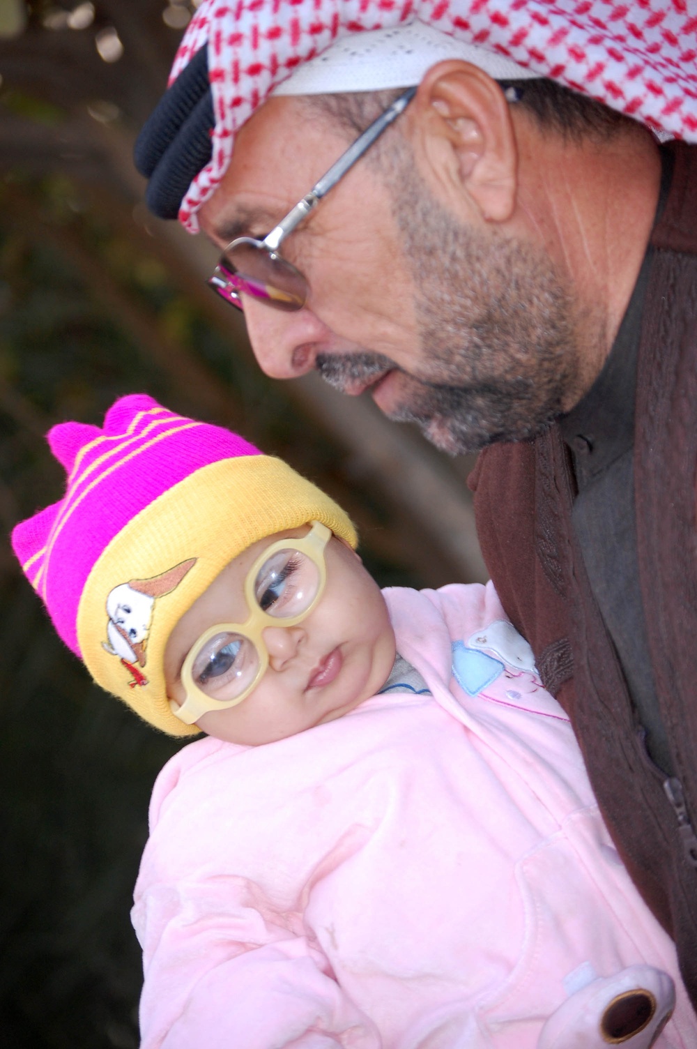 W. Va. Soldiers, families fund Iraqi baby's journey for sight
