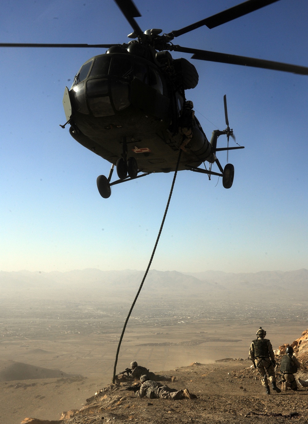 US, Polish Troops Fast Rope, Train to Save Lives