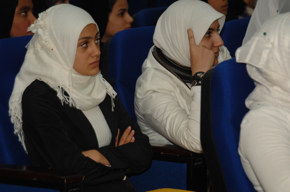 Iraqi women receive schooling